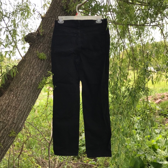 🍁3/50$!! EUC Black Lee Relaxed Fit Straight Leg Mid Rise Jeans-Short - Picture 4 of 9